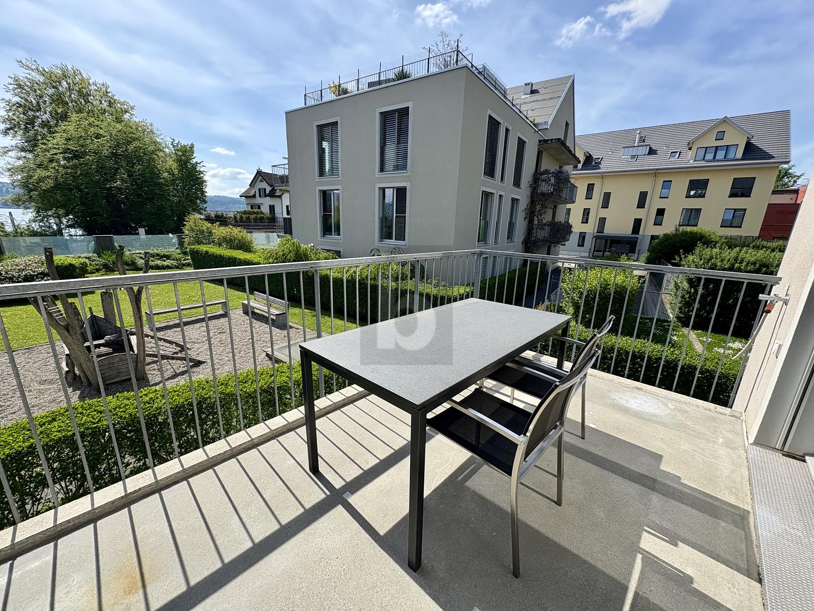 MODERN, ZENTRAL UND MIT SEESICHT - 1