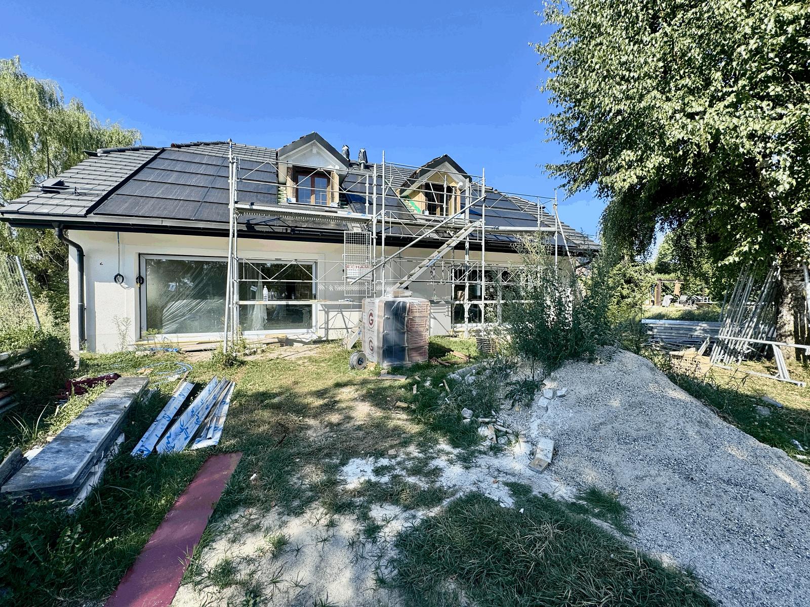 SPACIEUX JARDIN DANS QUARTIER CALME (VILLA SUD-EST) - 0