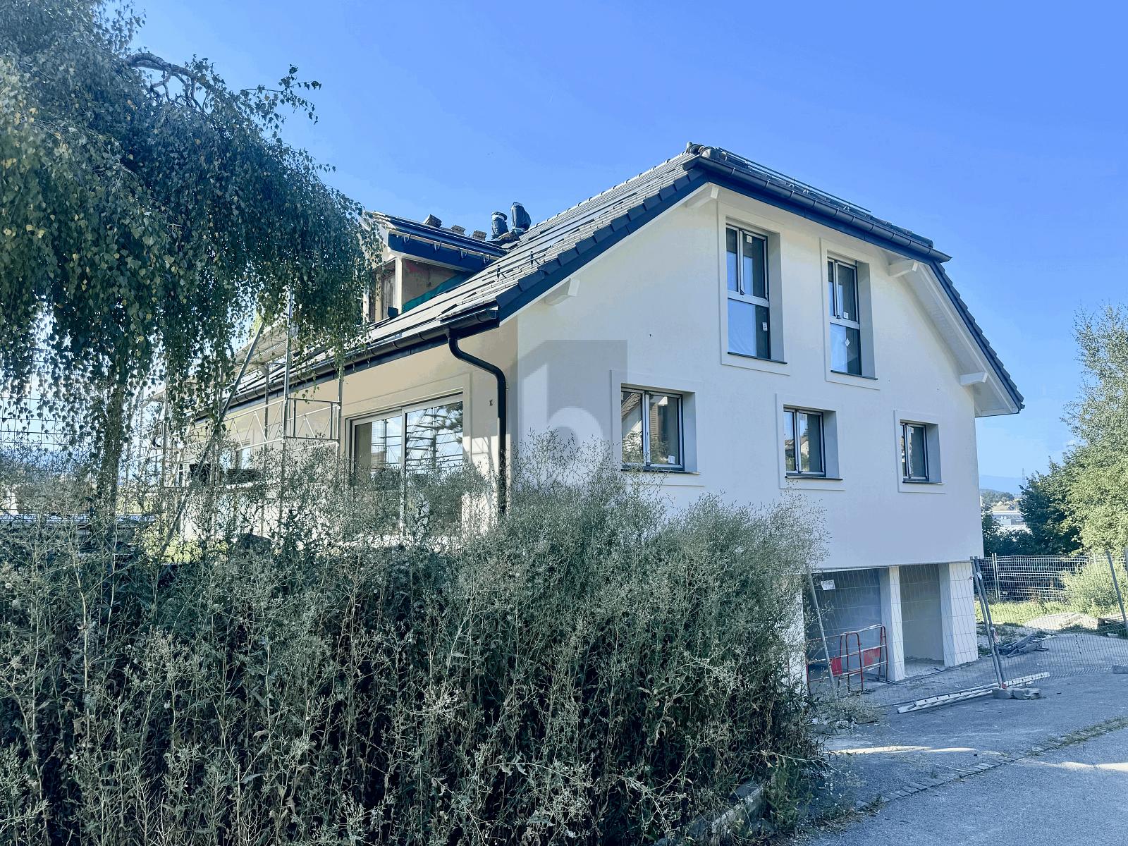 SPACIEUX JARDIN DANS QUARTIER CALME (VILLA SUD-EST) - 2