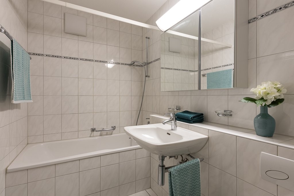 Moderne Wohnung mit Balkon - 2