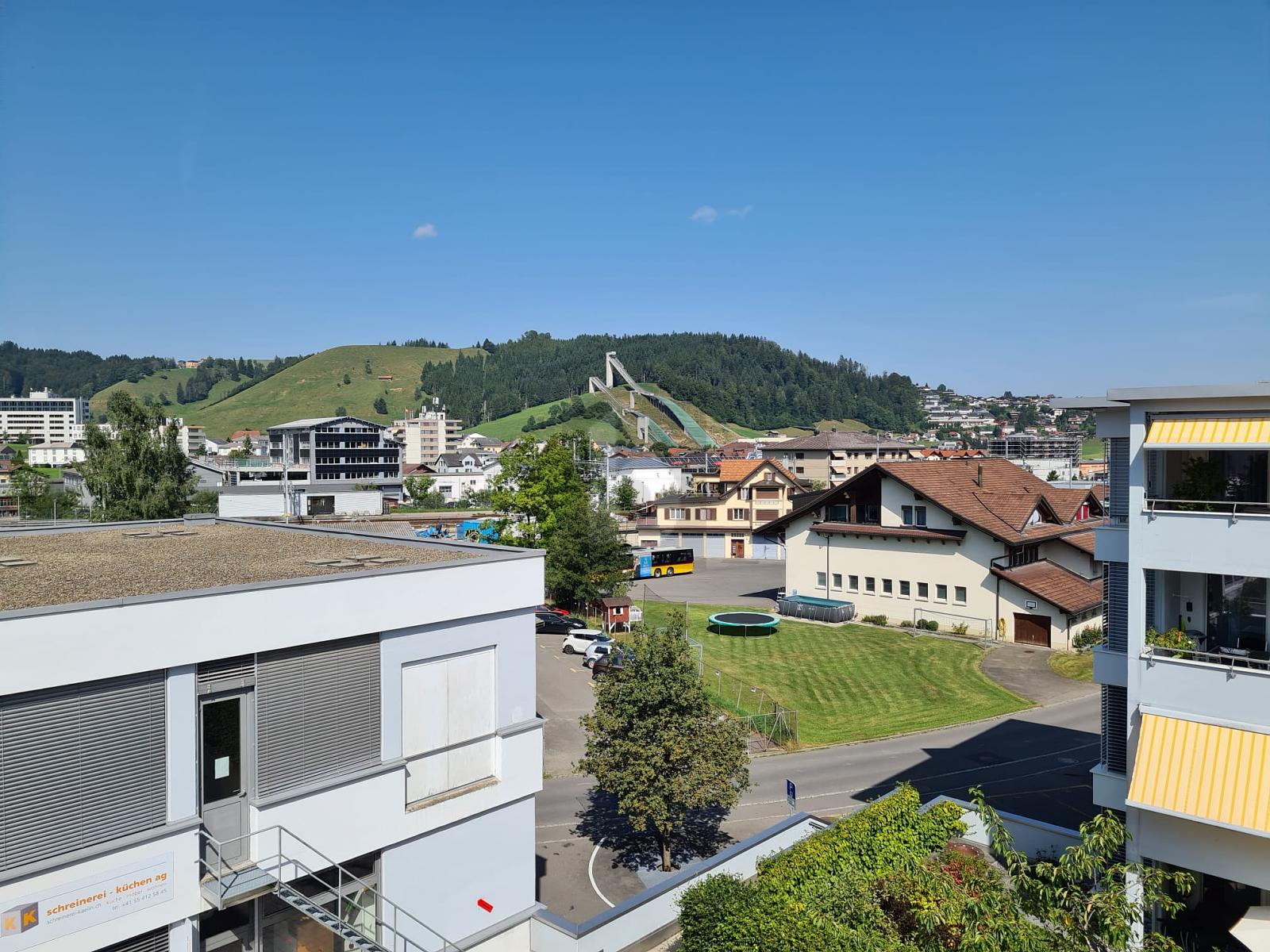 GROSSZÜGIG UND ZENTRAL, MIT WEITSICHT - 0