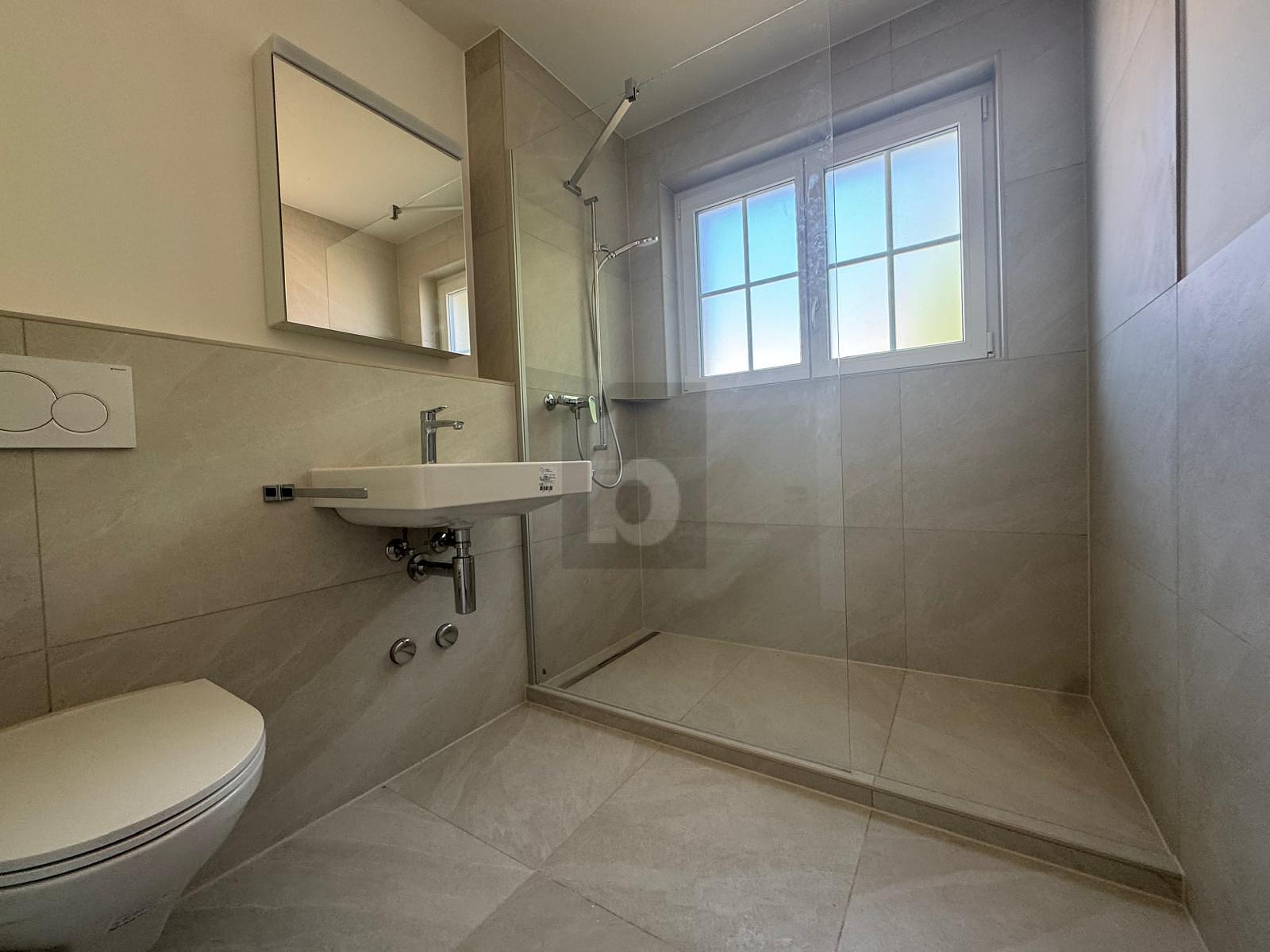 RENOVIERT MIT SONNIGEM BALKON UND WEITSICHT! - 3