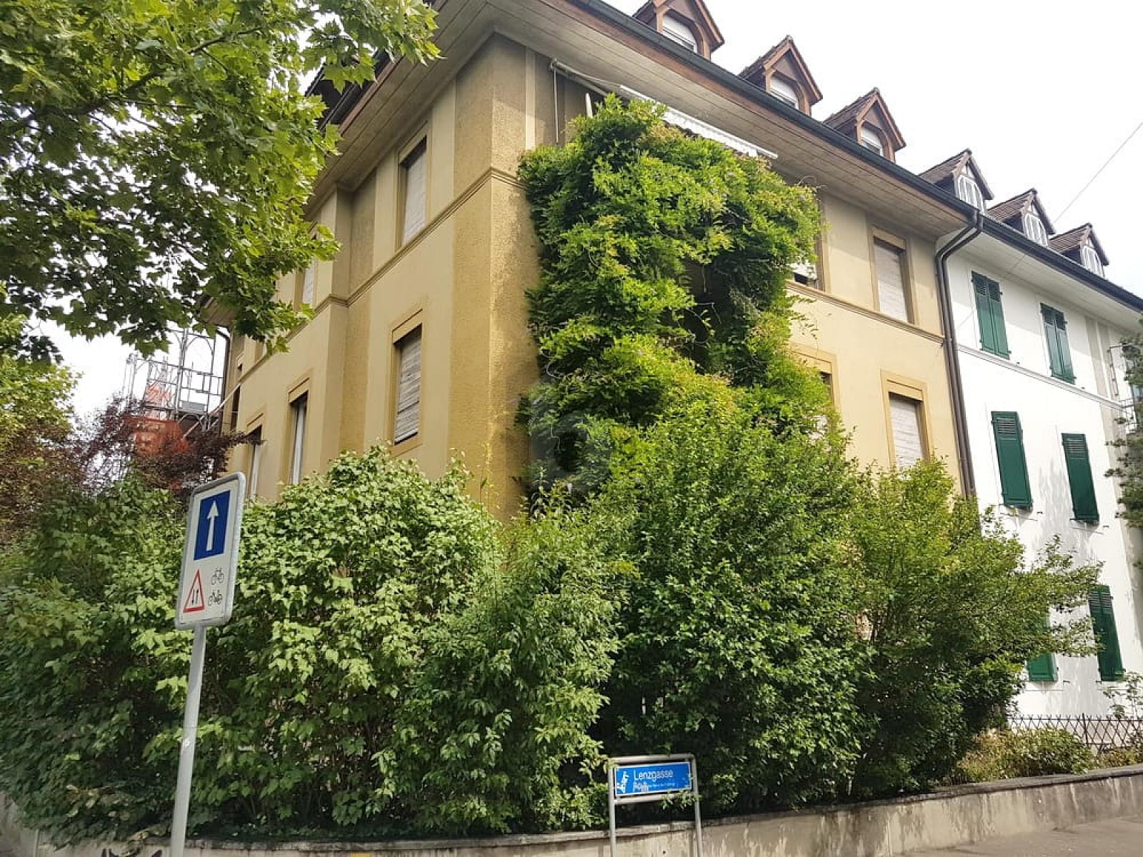 LICHTDURCHFLUTET MIT HOHEN DECKEN - 0