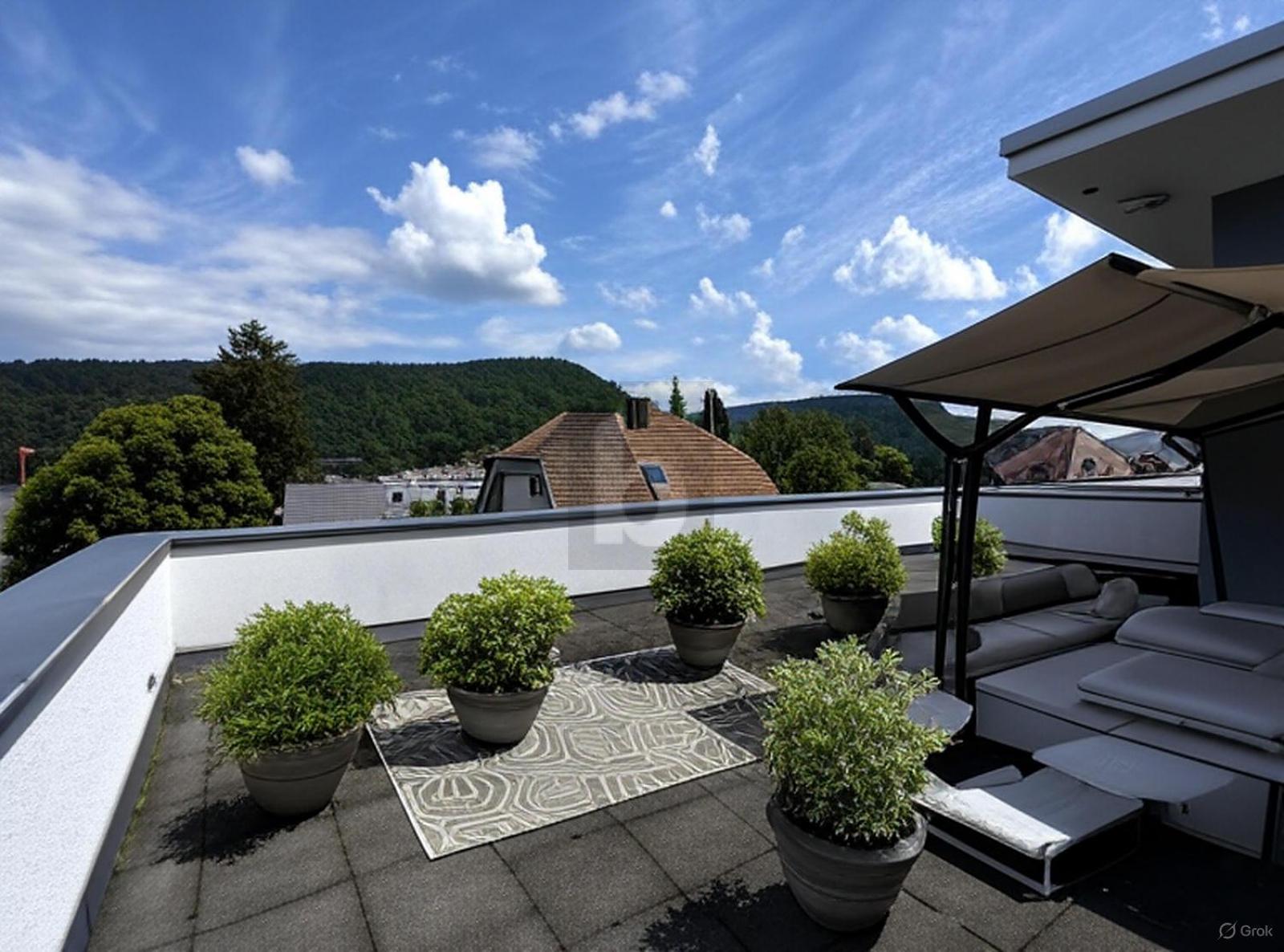 LICHTDURCHFLUTET, MIT TERRASSE, AN TOP LAGE - 0
