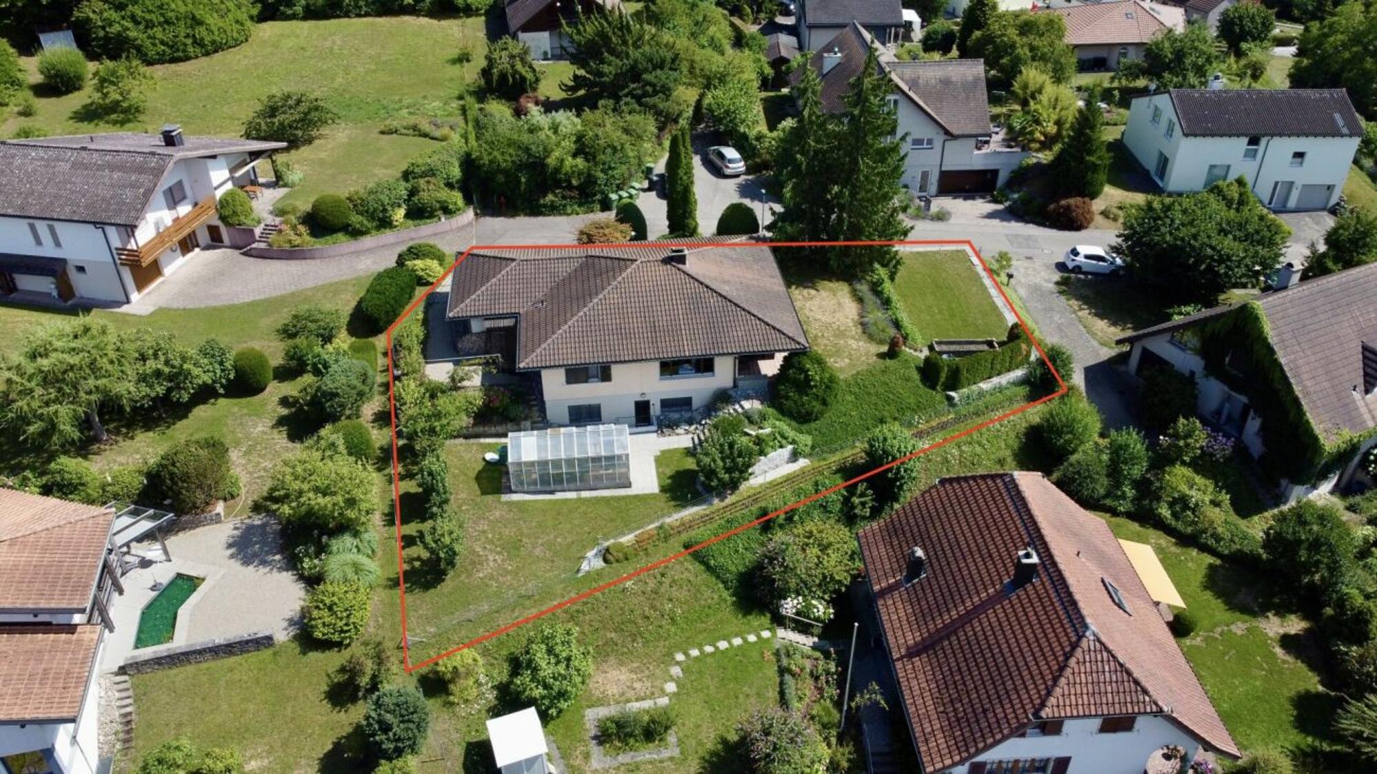 LAKE VIEW IN A FAMILY-FRIENDLY LOCATION! - 4