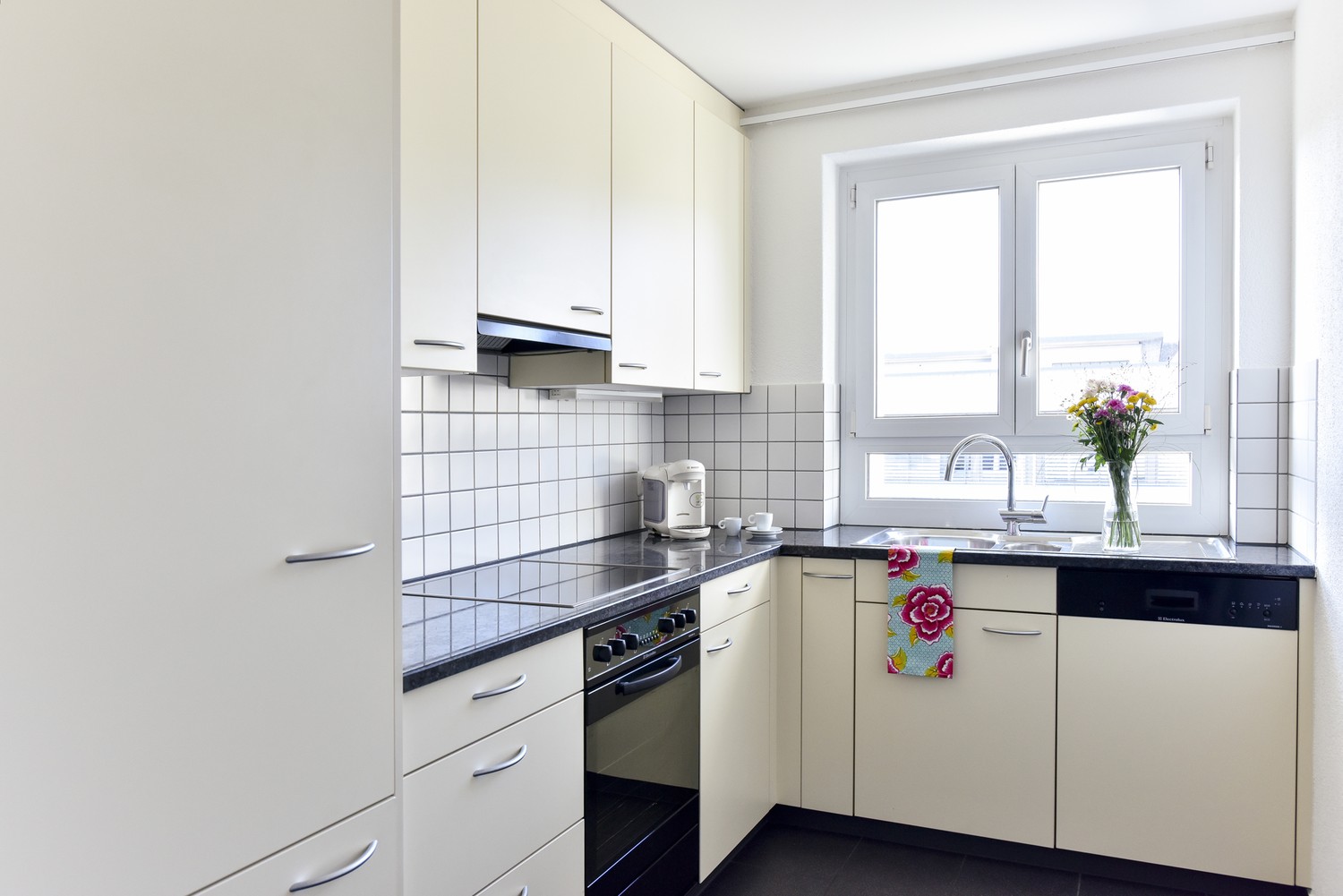 Grosse Wohnung in Stäfa zu vermieten. - 0