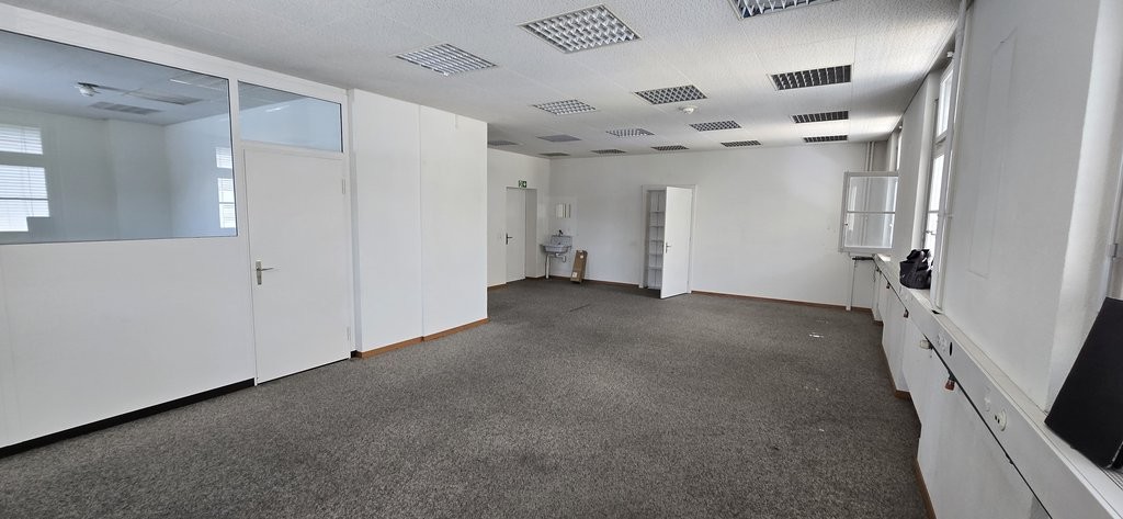 Surfaces de bureaux à proximité de l'autoroute Fribourg-Berne - 2