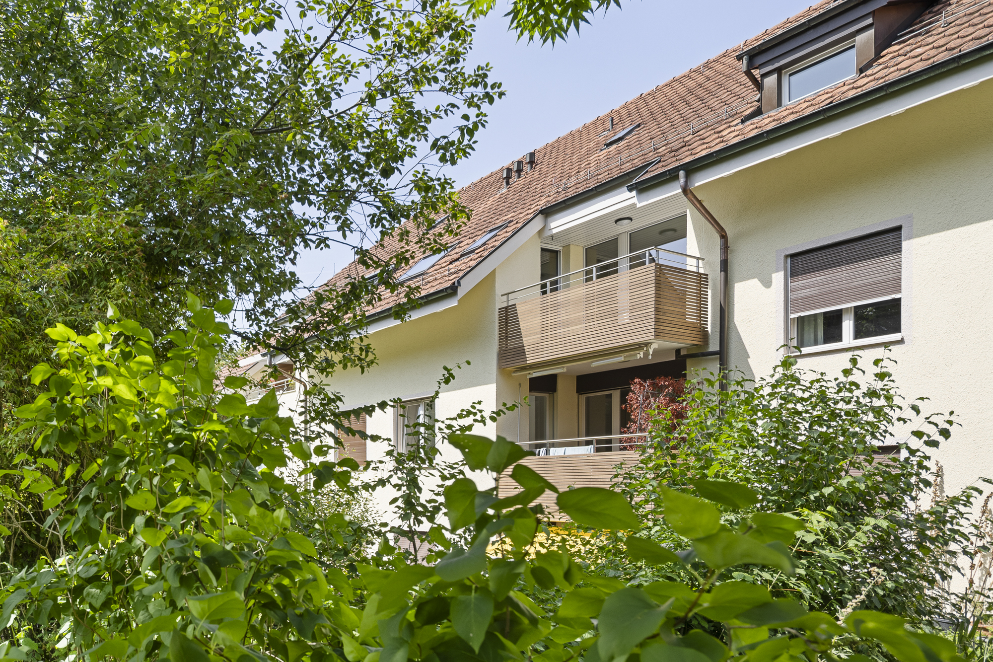 Topmoderner Wohntraum im Grünen und doch nahe an der Stadt Zürich - 0