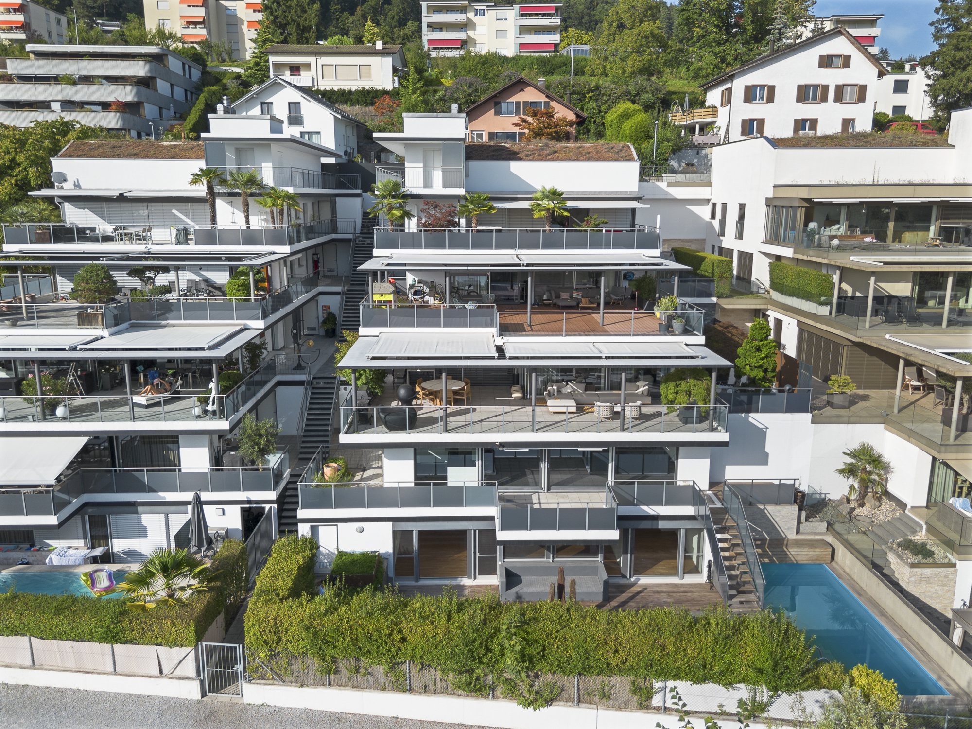 Leben mit Pool, grosser Terrasse und Limmatblick - 1