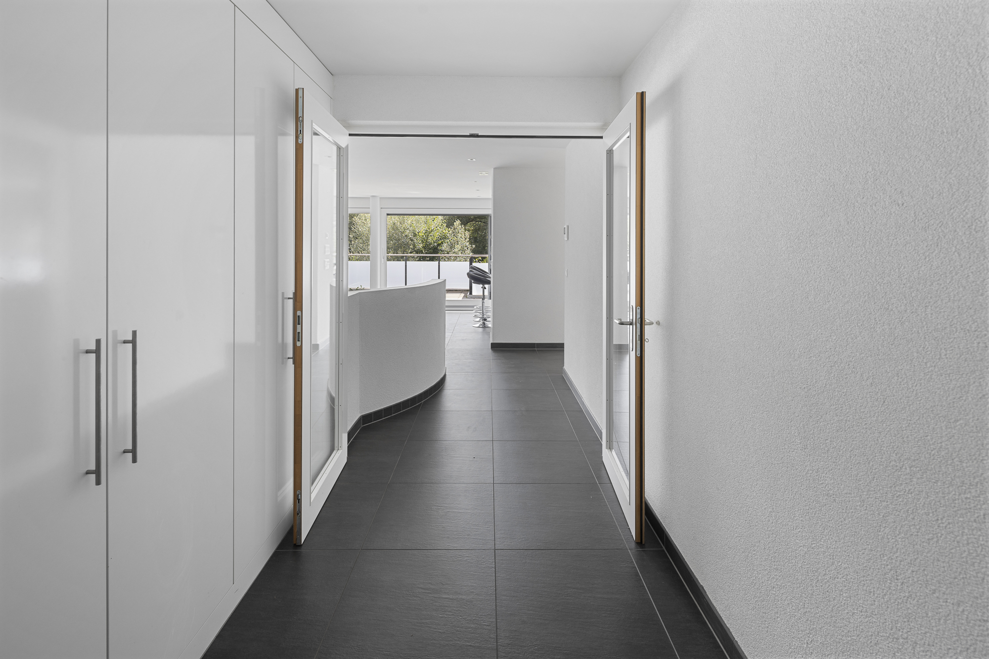 Leben mit Pool, grosser Terrasse und Limmatblick - 12