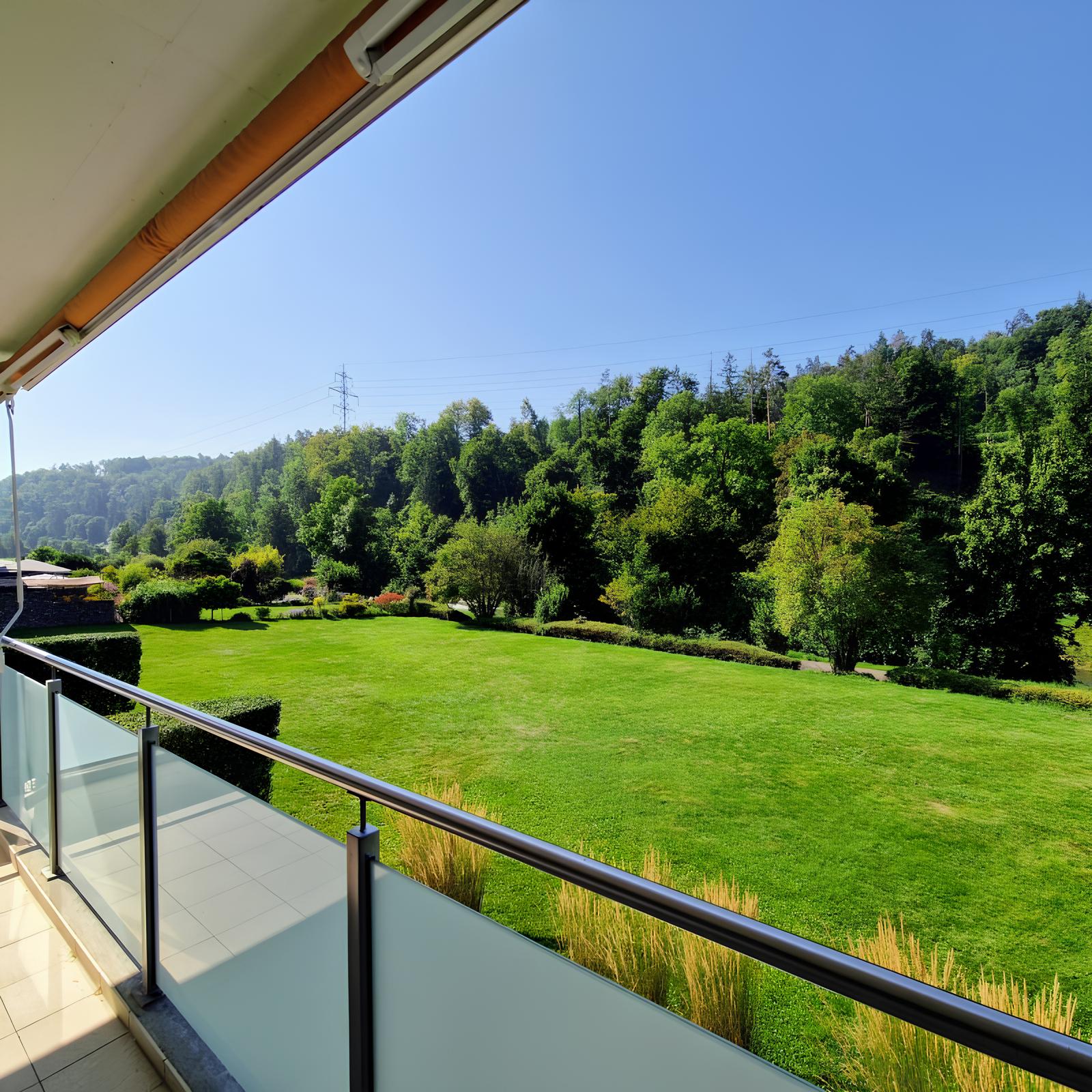 Quiet and sunny living – with views of greenery and the Glatt river - 6