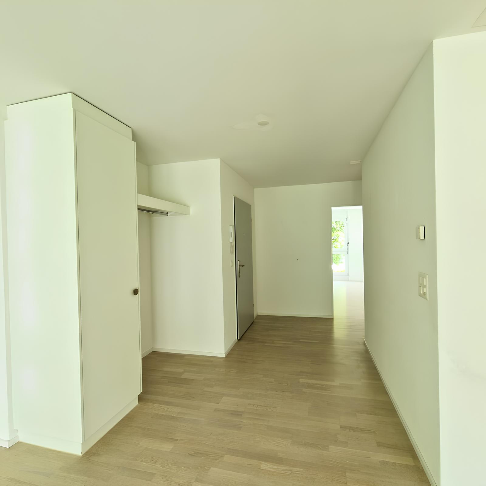 Quiet and sunny living – with views of greenery and the Glatt river - 3