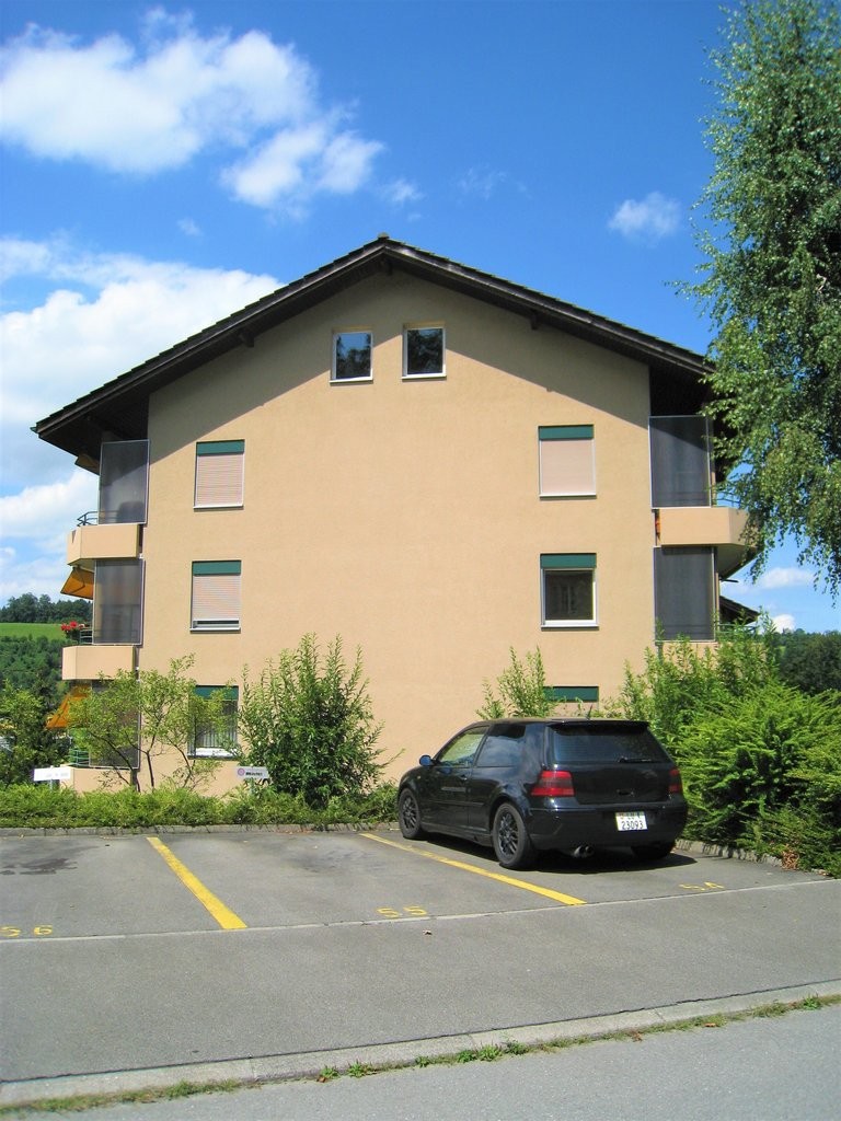 Per sofort vermieten wir einen Aussenparkplatz - 0