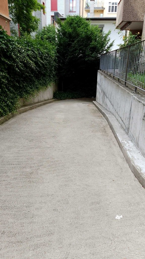 Einstellplatz für kleinere Fahrzeuge im Kreis 4 - 0