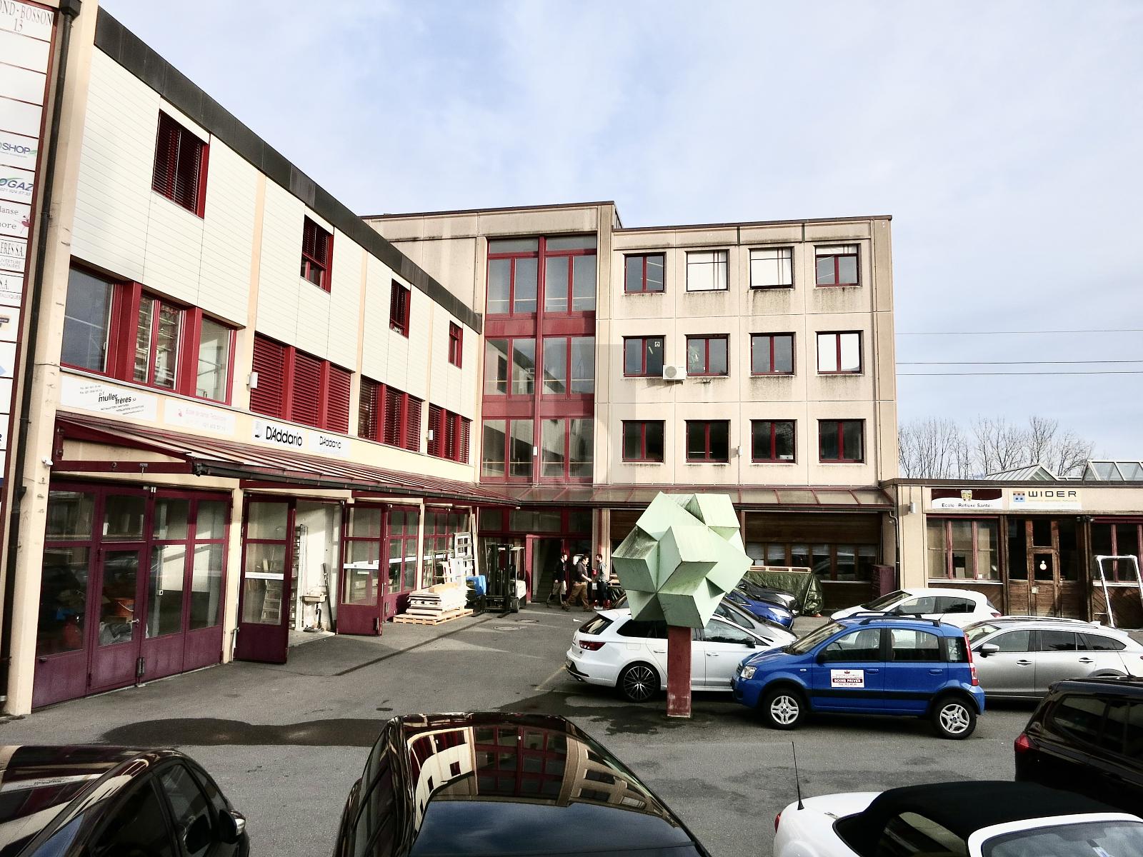 SPACIEUX ET MODULABLE LOT 1 - 1