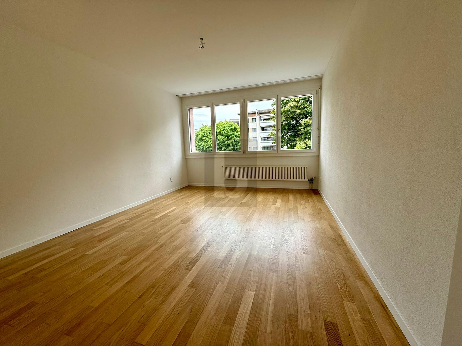 FRISCH RENOVIERT, HELL MIT VIEL PLATZ - 1