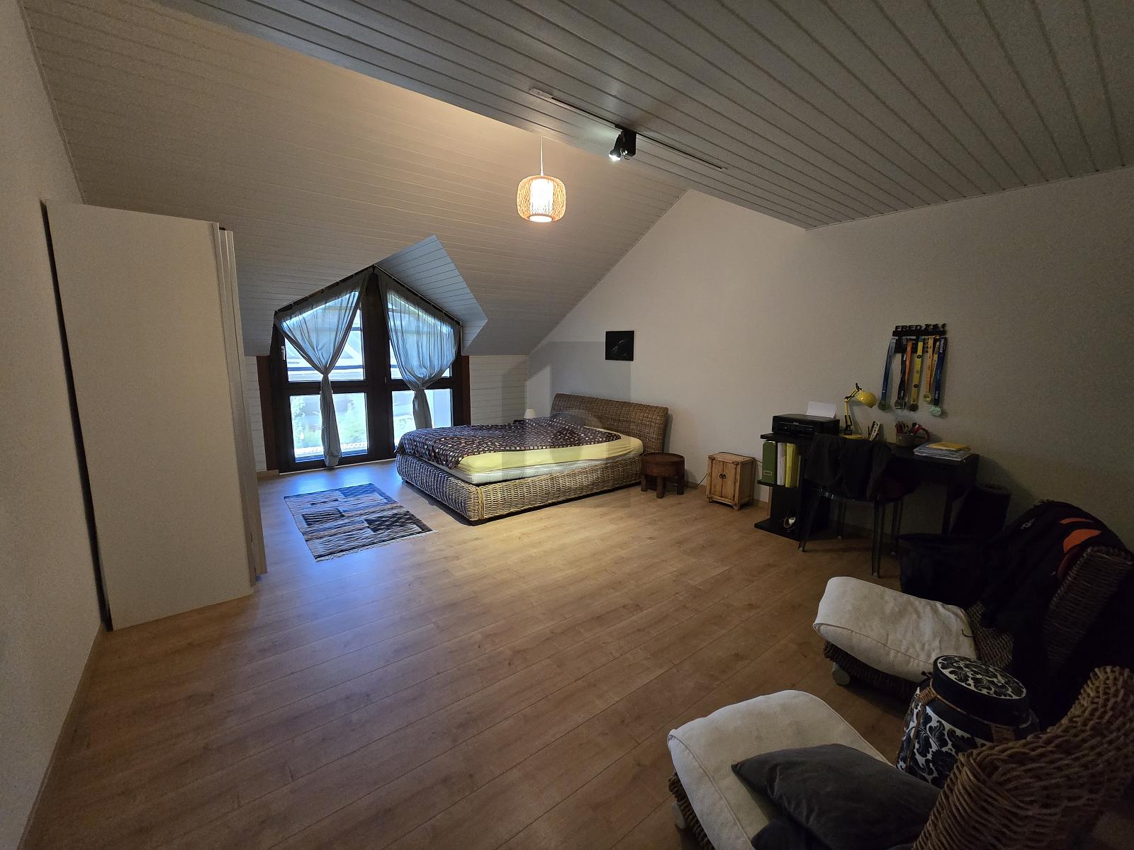 DUPLEX SPACIEUX AVEC JARDIN - 3