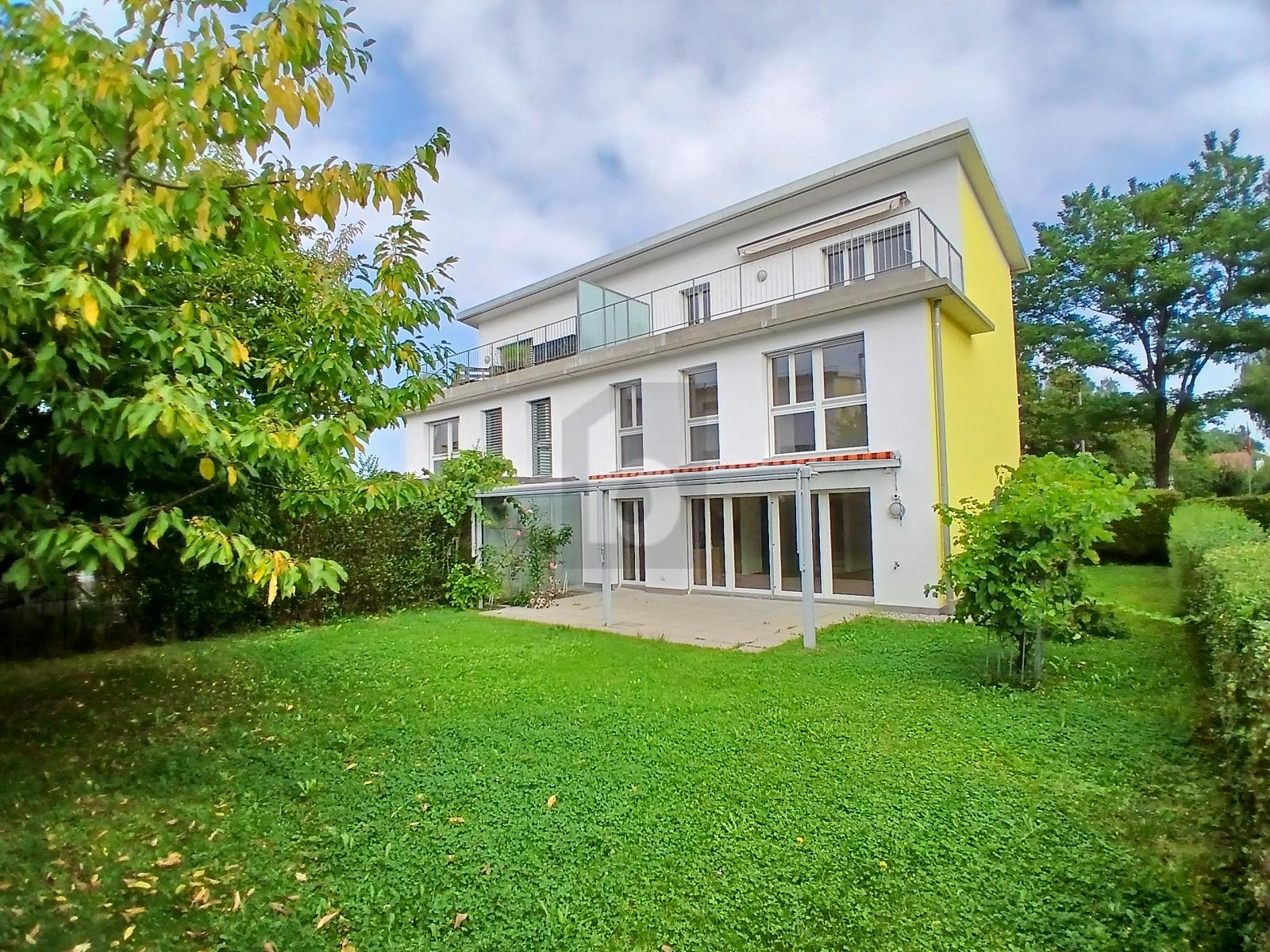 WOHLFÜHLOASE MIT GARTEN - 0