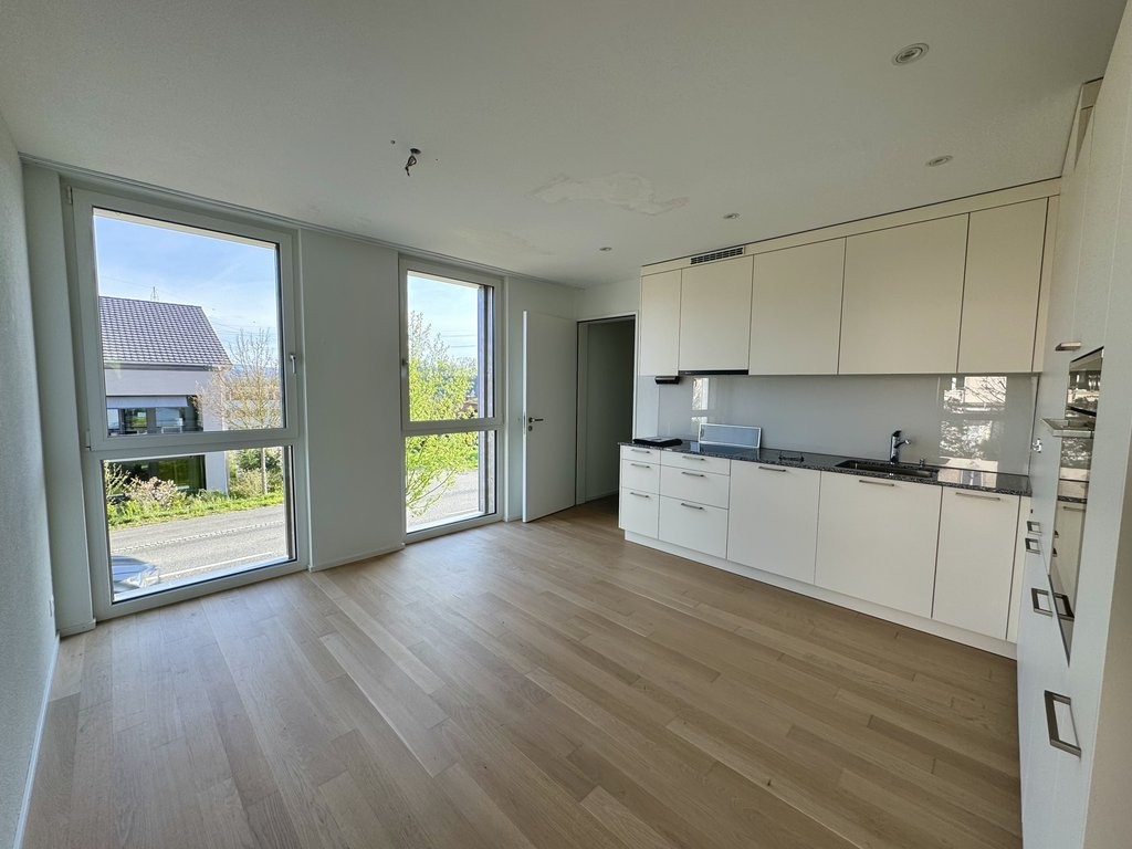 Attraktive 3.5 Zimmer Wohnung: Ruhig, modern und zentral gelegen - 1