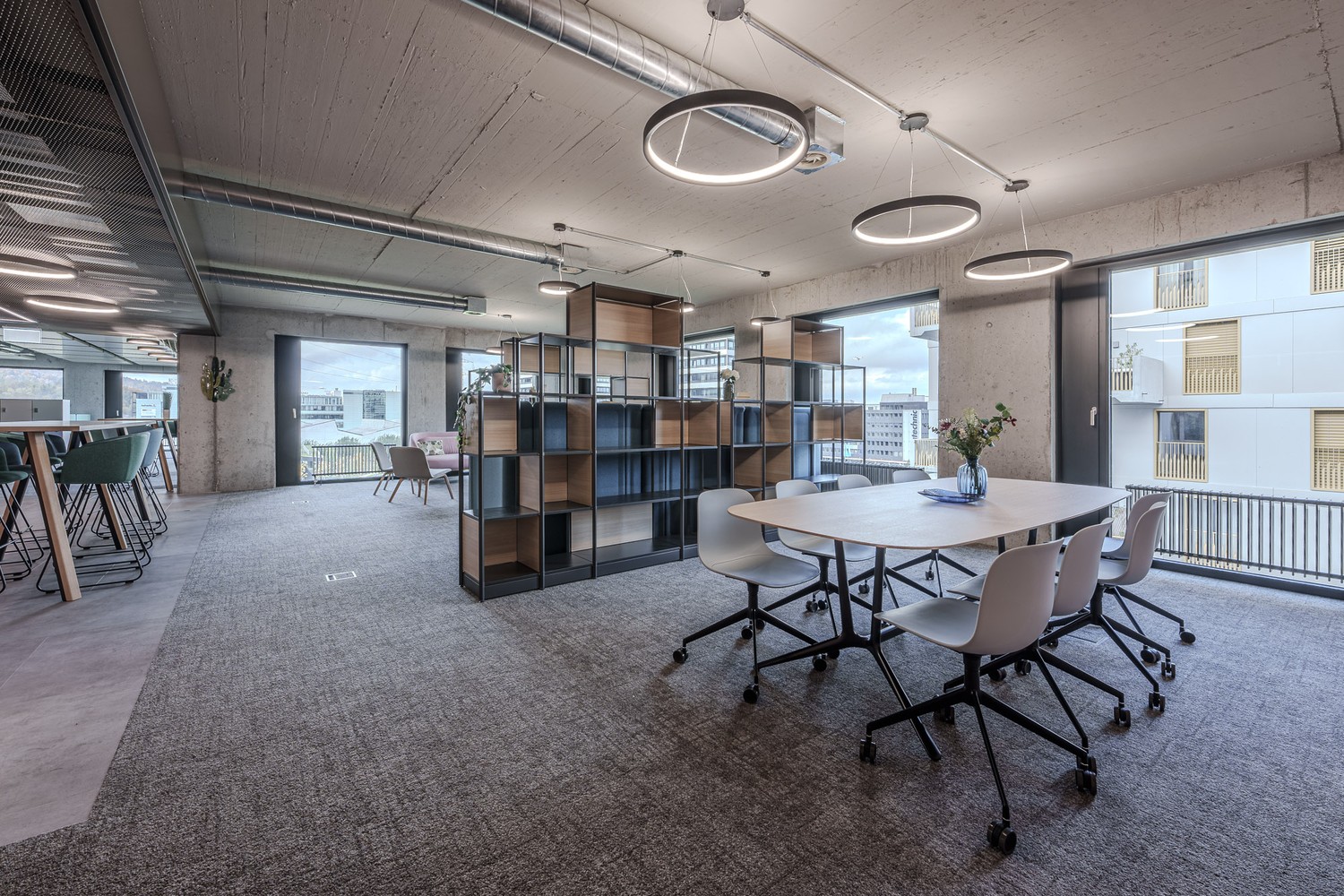 Ihr Büro. Ihre Möglichkeiten. Ihre Zukunft. - Arbeiten im COSMOS - 0