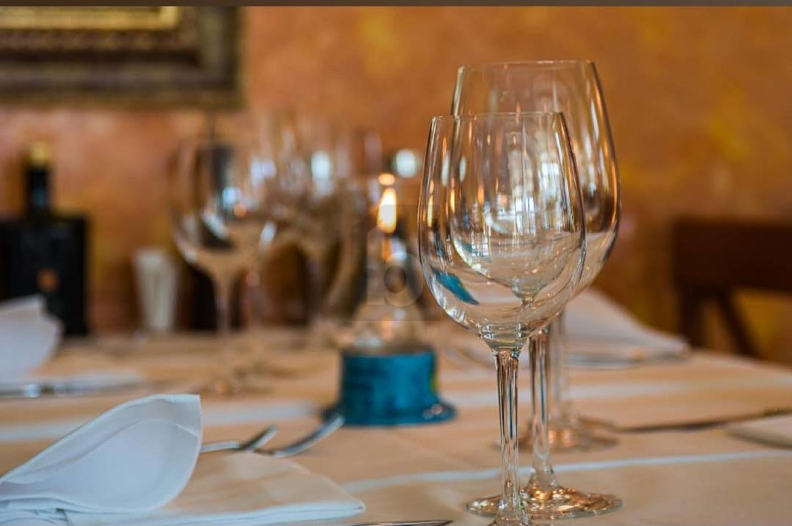 RESTAURANT AN ZENTRALE LAGE UND NAHE DER ALTSTADT - 0