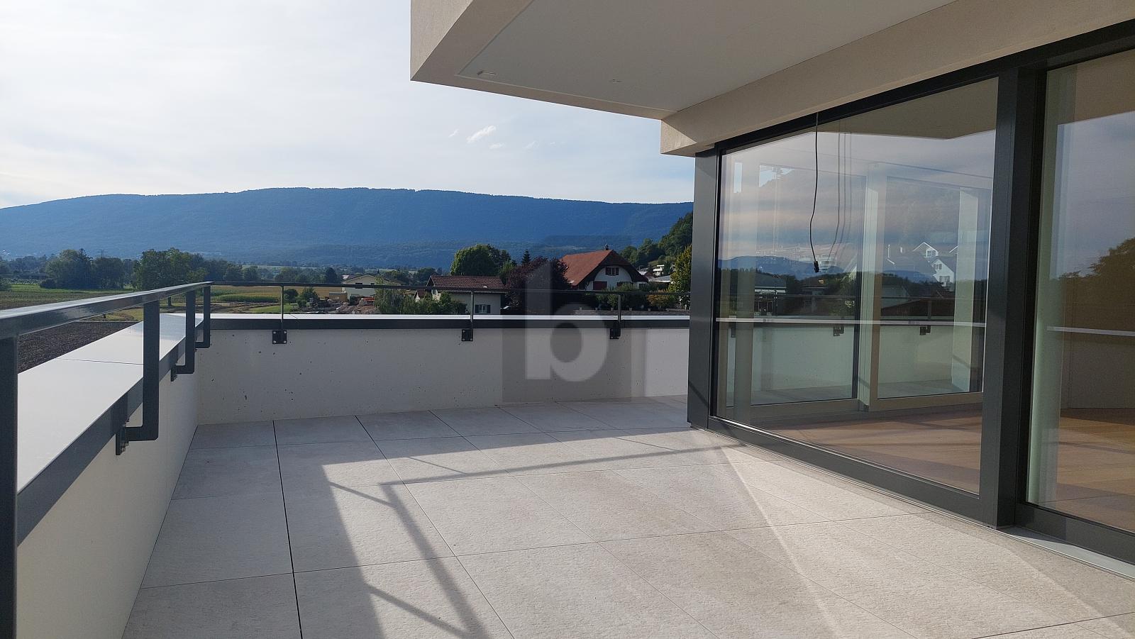 MODERN UND GROSSZÜGIG MIT SONNIGER TERRASSE - 0