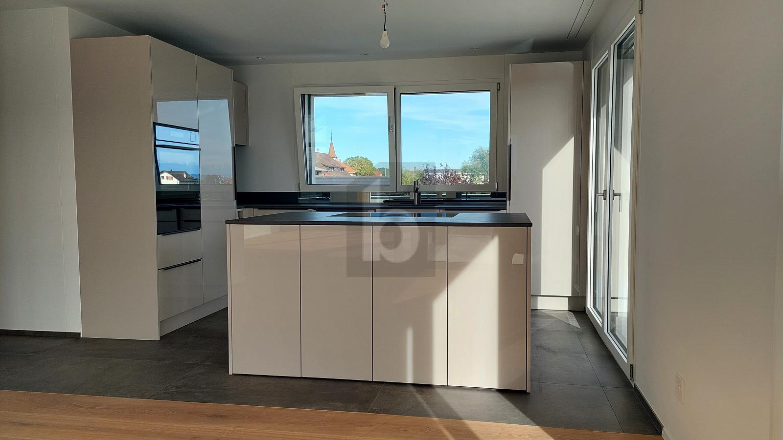 MODERN UND GROSSZÜGIG MIT SONNIGER TERRASSE - 2