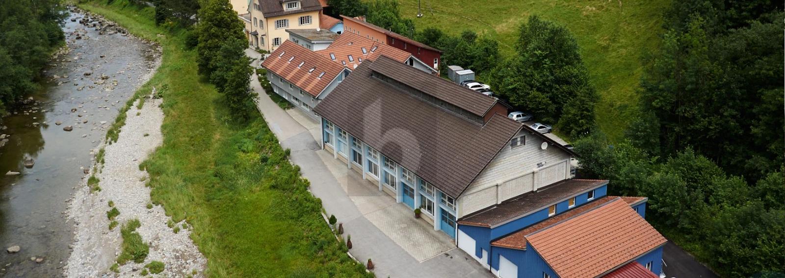 VIEL PLATZ FÜR IDEEN - ARBEITEN IM GRÜNEN - 0
