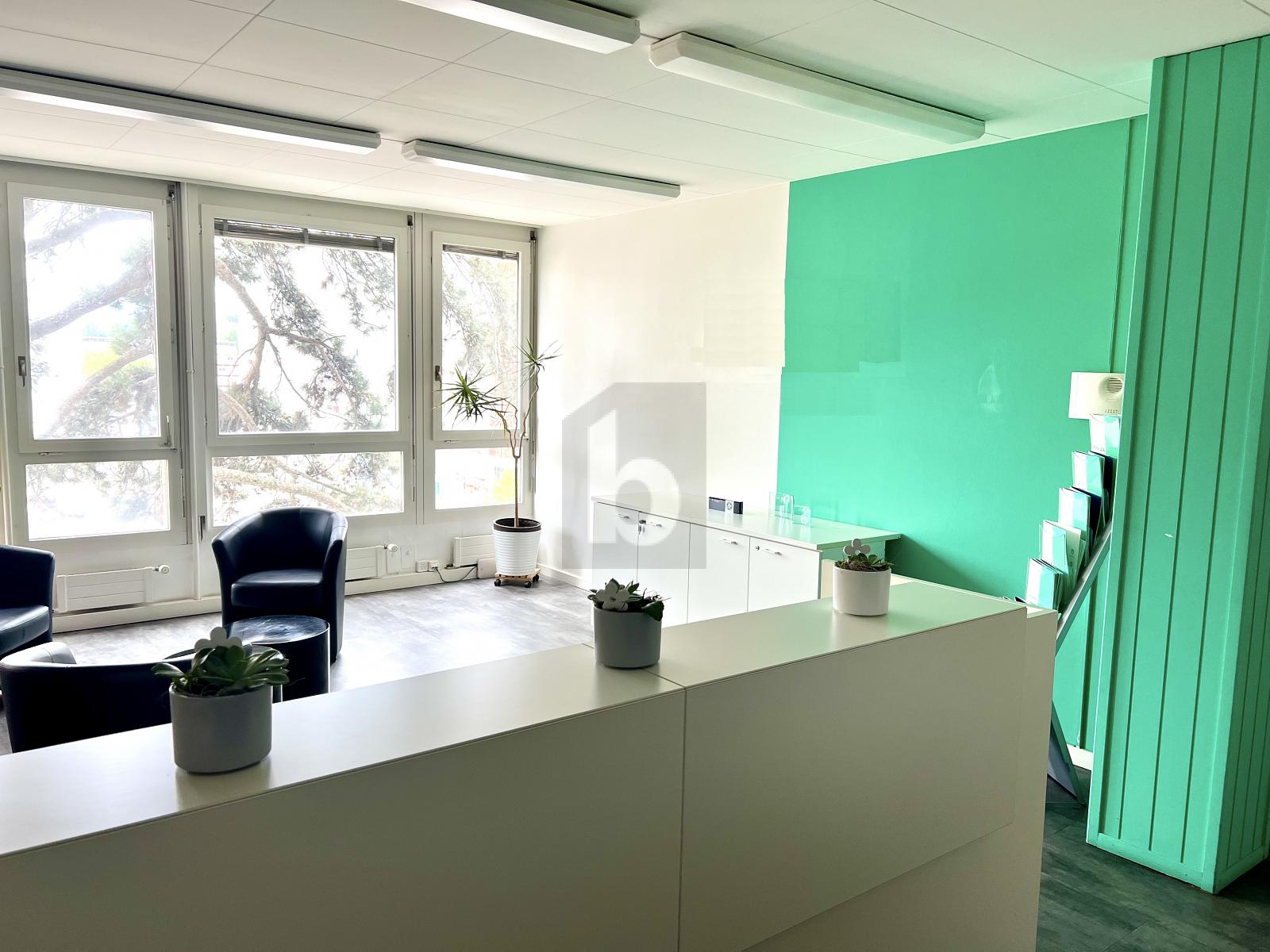ESPACE DE BUREAU LUMINEUX ET MODERNE - 0