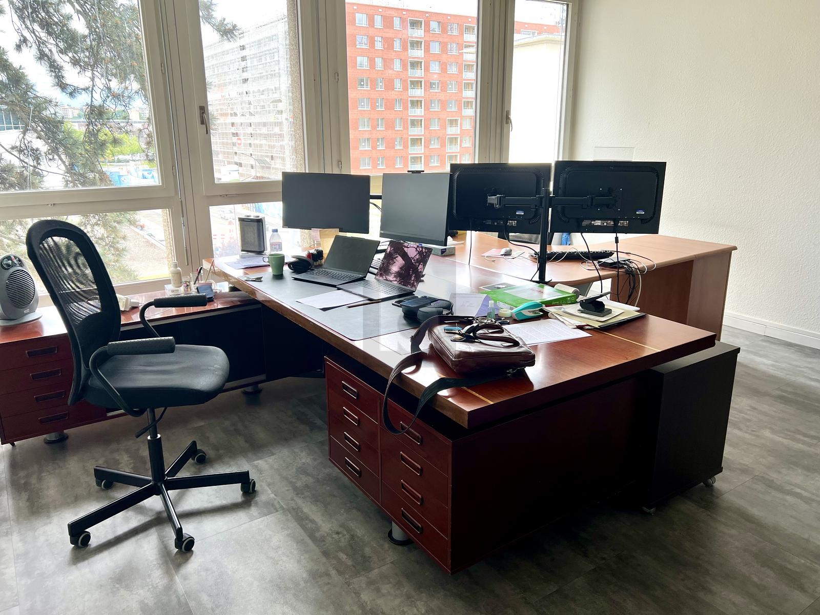ESPACE DE BUREAU LUMINEUX ET MODERNE - 2