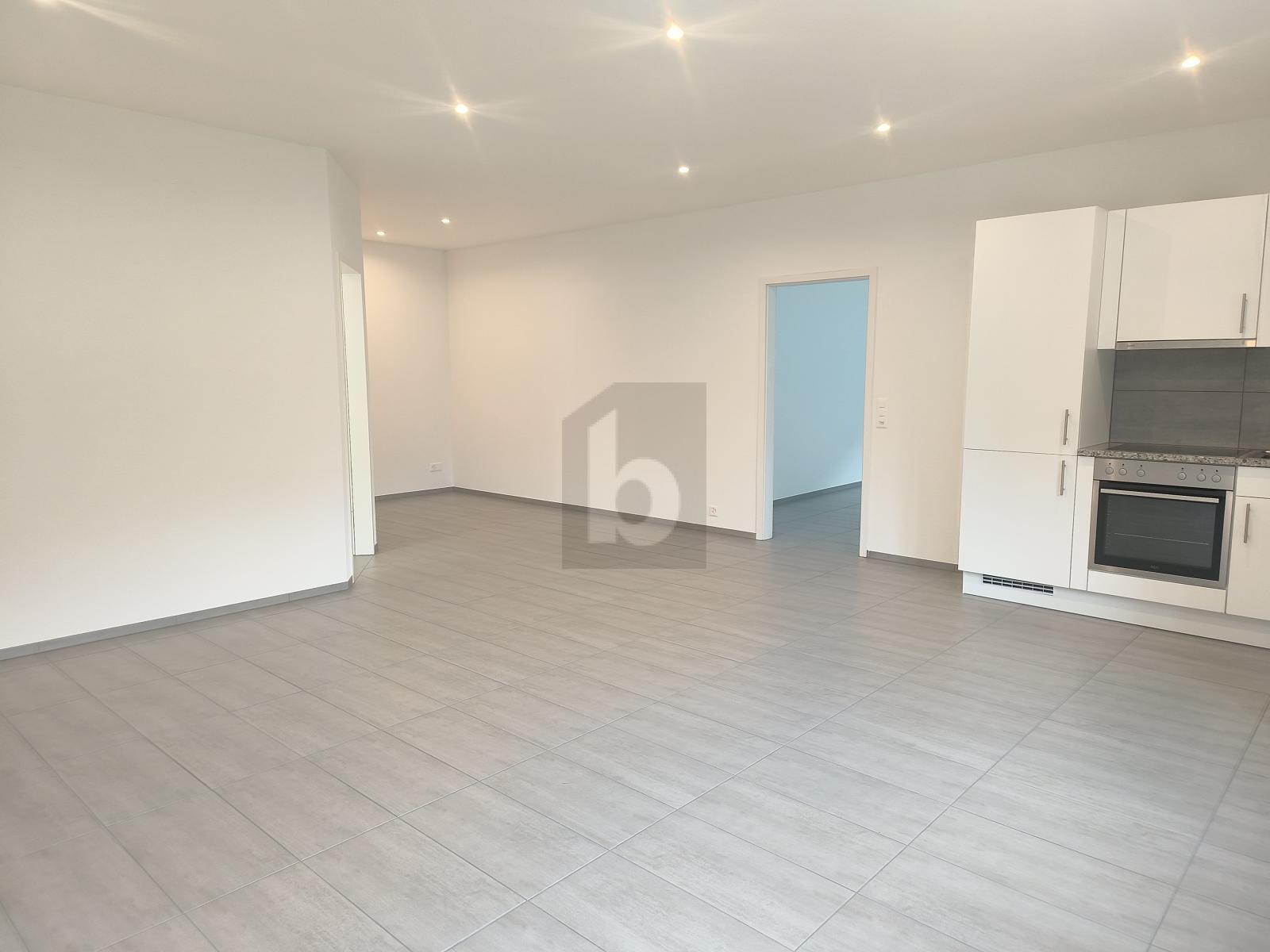GROSSZÜGIG MIT PARKPLATZ INKLUSIVE - 1