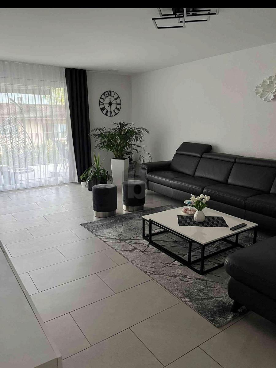 MODERN MIT GROSSEM BALKON - 1