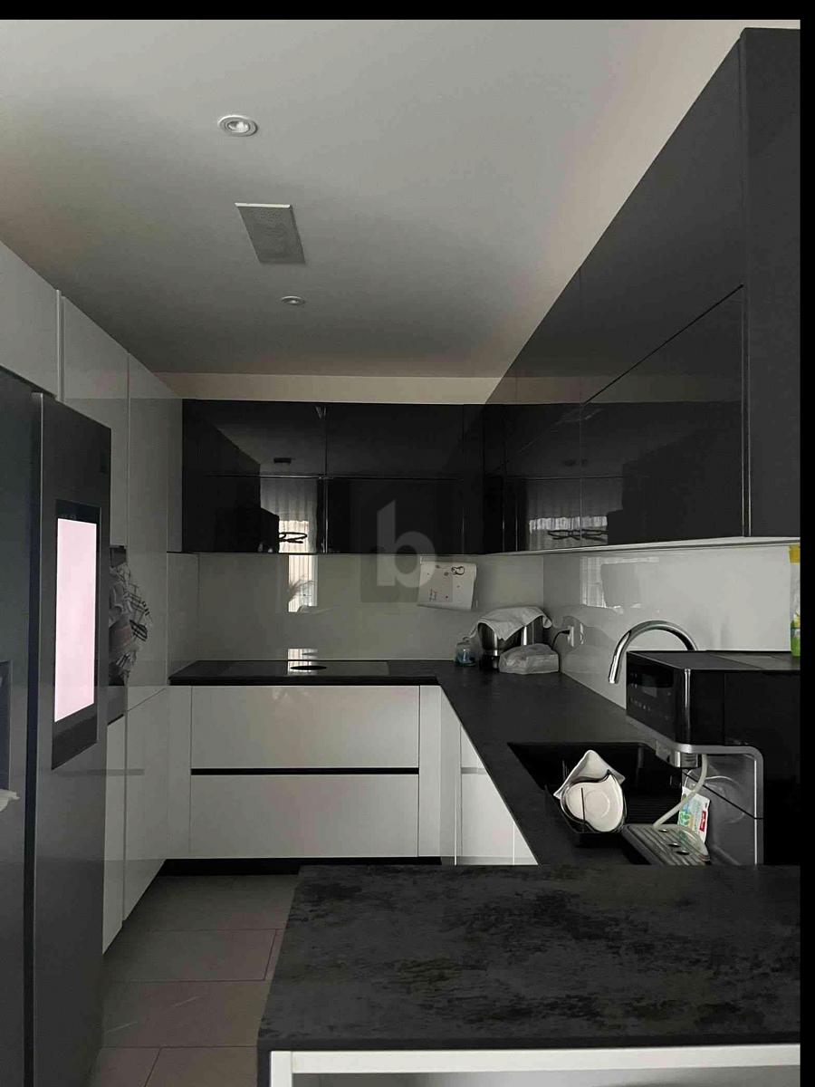 MODERN MIT GROSSEM BALKON - 2