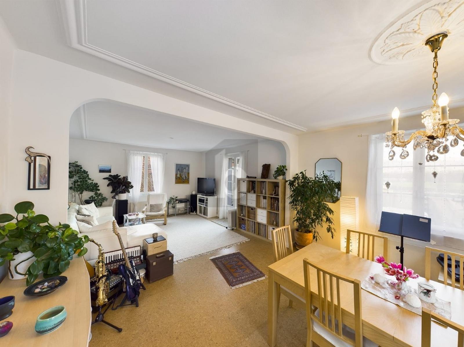 GROSSZÜGIGES MAISONETTE MIT VIEL KOMFORT - 0