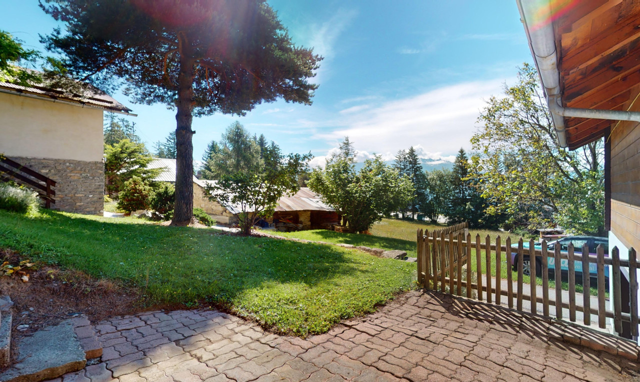 Small Chalet in Mayen de la Zour - 2
