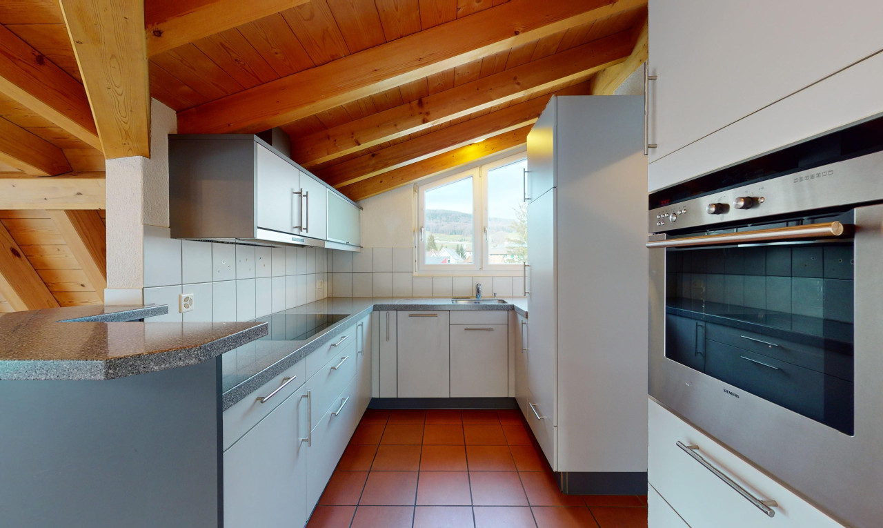 Bright 3.5-Room Apartment with Balcony - 2
