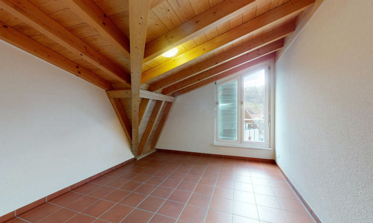 Bright 3.5-Room Apartment with Balcony - 7