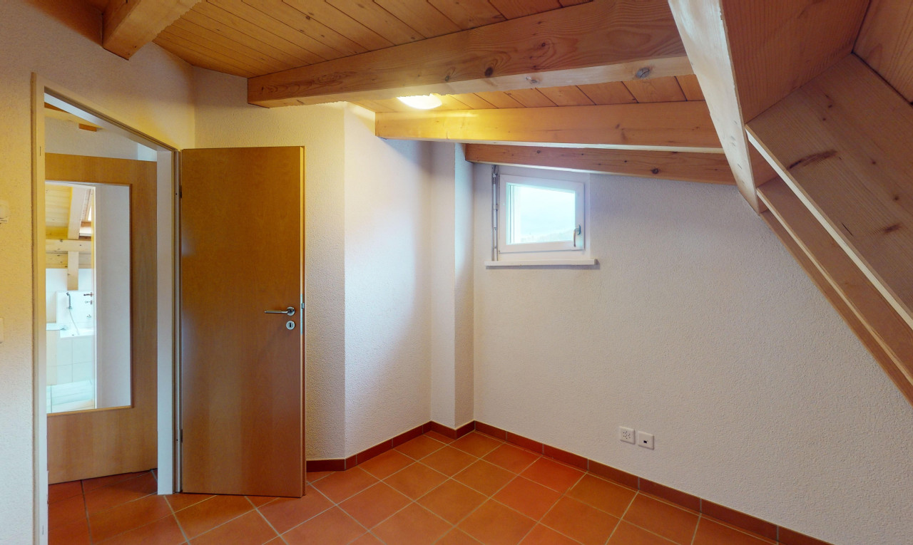 Bright 3.5-Room Apartment with Balcony - 8