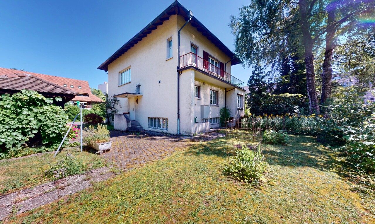 Rückzugsort mit Parkcharakter – ein Haus im Einklang mit der Natur - 1