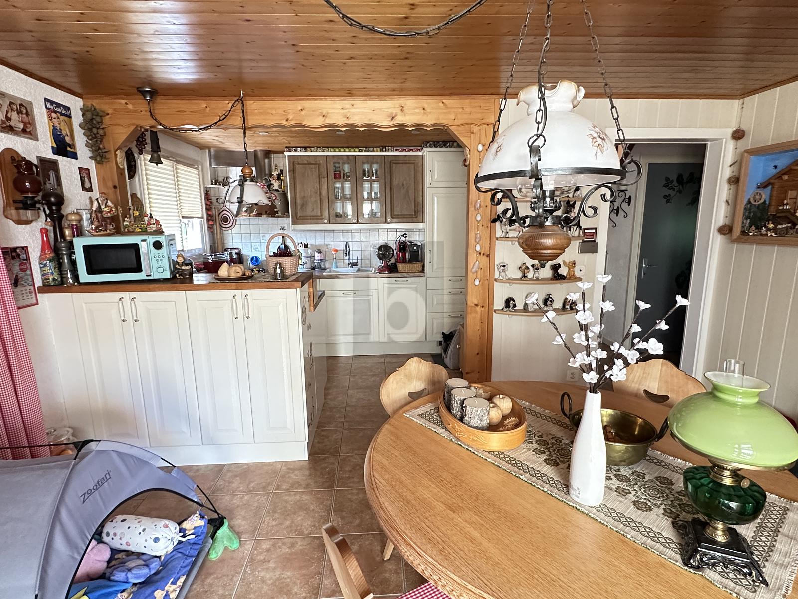FAMILIENFREUNDLICH AN SONNIGER LAGE UND AUSSICHT - 2