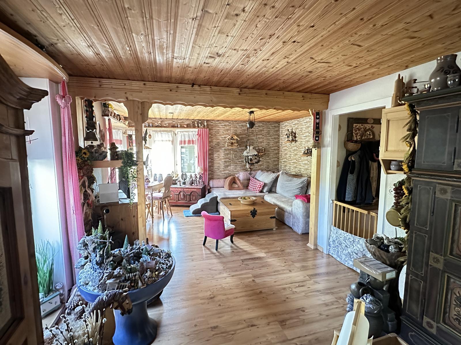 FAMILIENFREUNDLICH AN SONNIGER LAGE UND AUSSICHT - 3