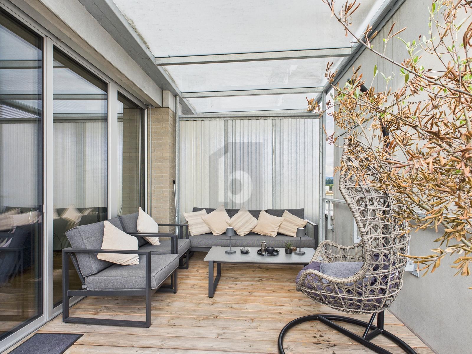 MÖBELIERT MIT GROSSER TERRASSE - 2