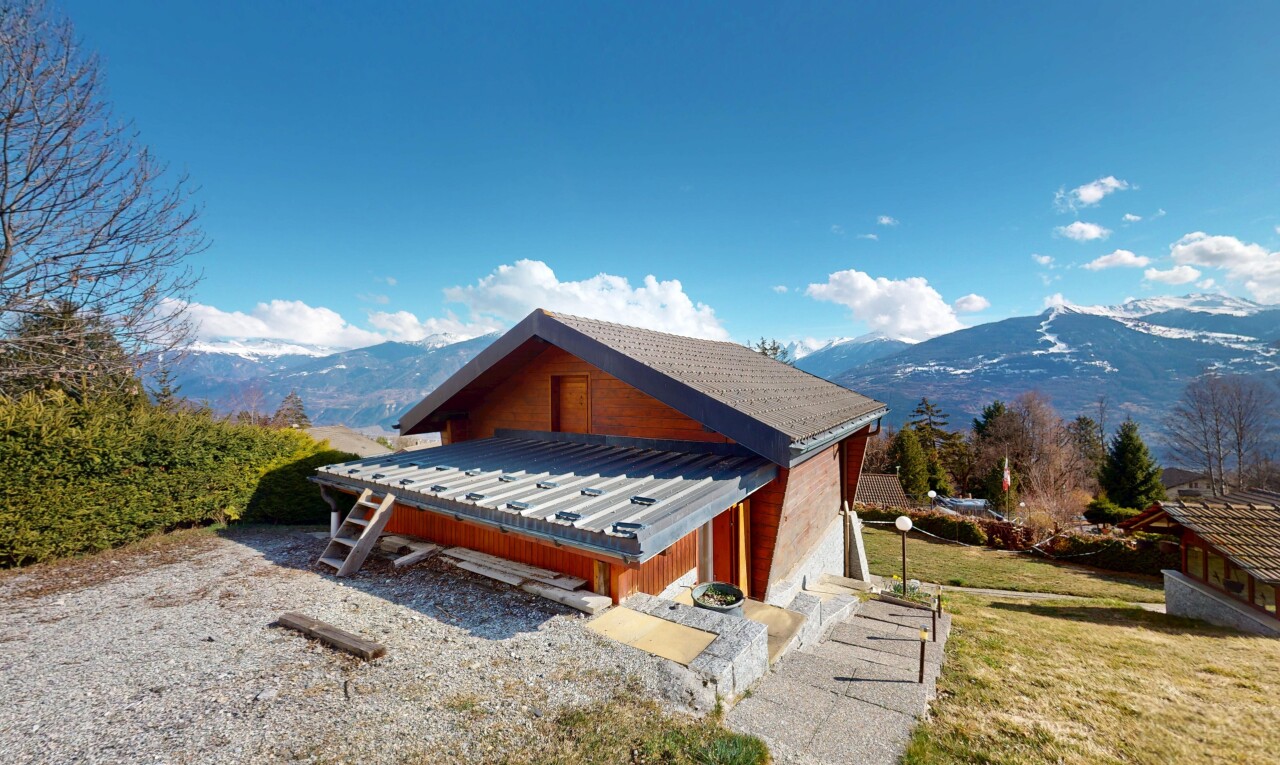 Charmantes Chalet in Savièse auf einem grosszügigen Grundstück - 3