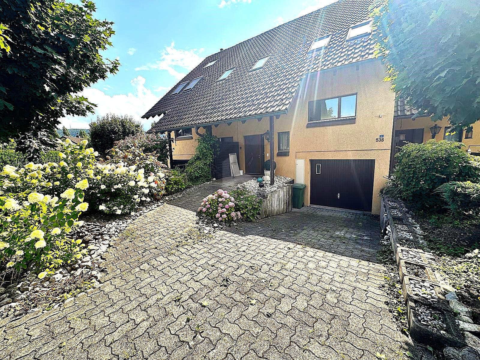 KERNSANIERT UND MODERN AN RUHIGER LAGE - 0