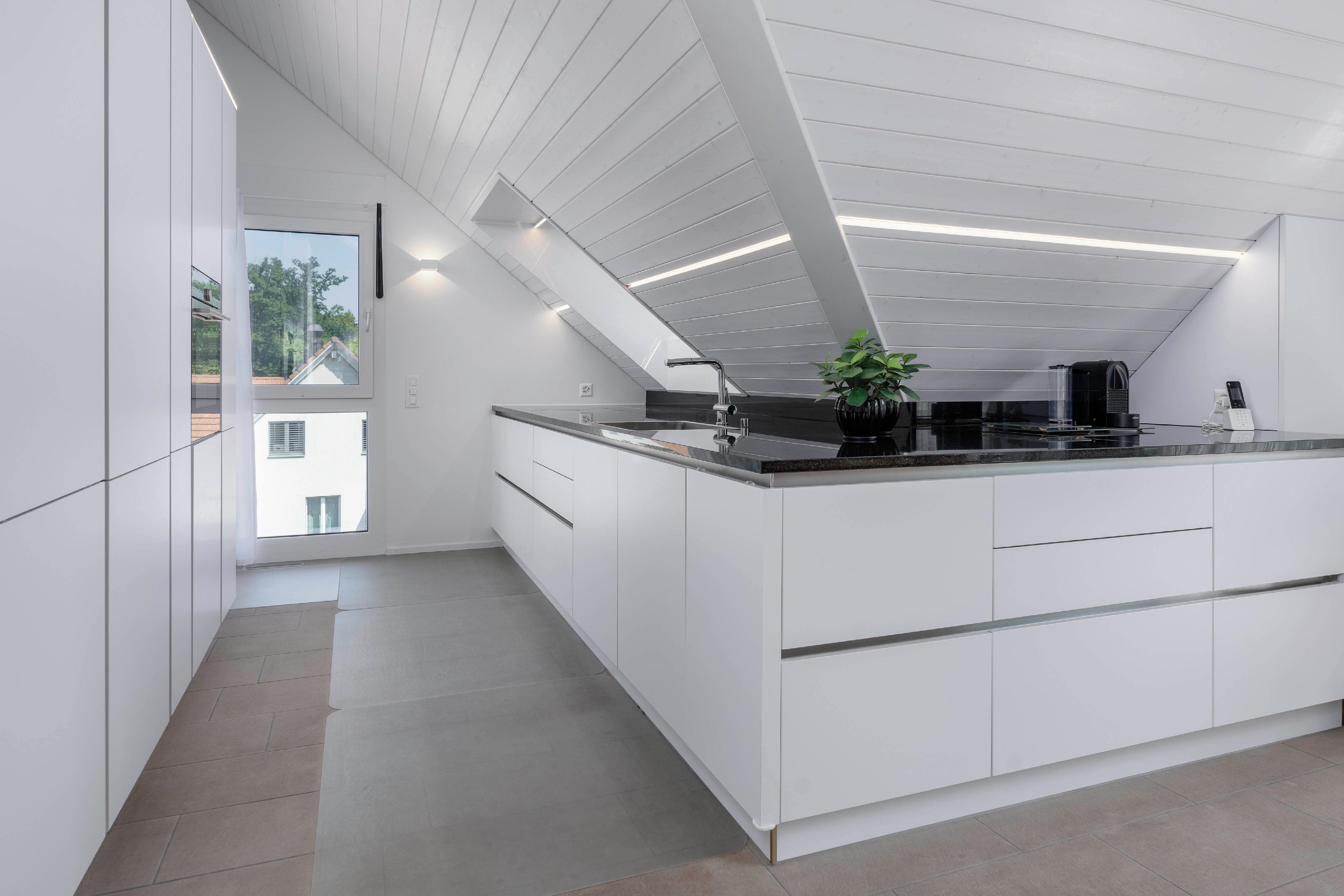 Dachmaisonette mit Charakter an zentraler Lage - 1