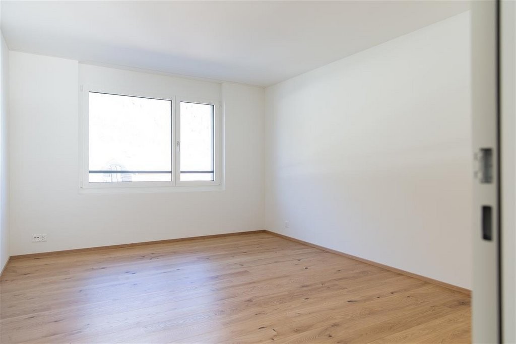 Wunderschöne 3.5 Zimmer-Wohnung in Domat/Ems zu vermieten! - 2