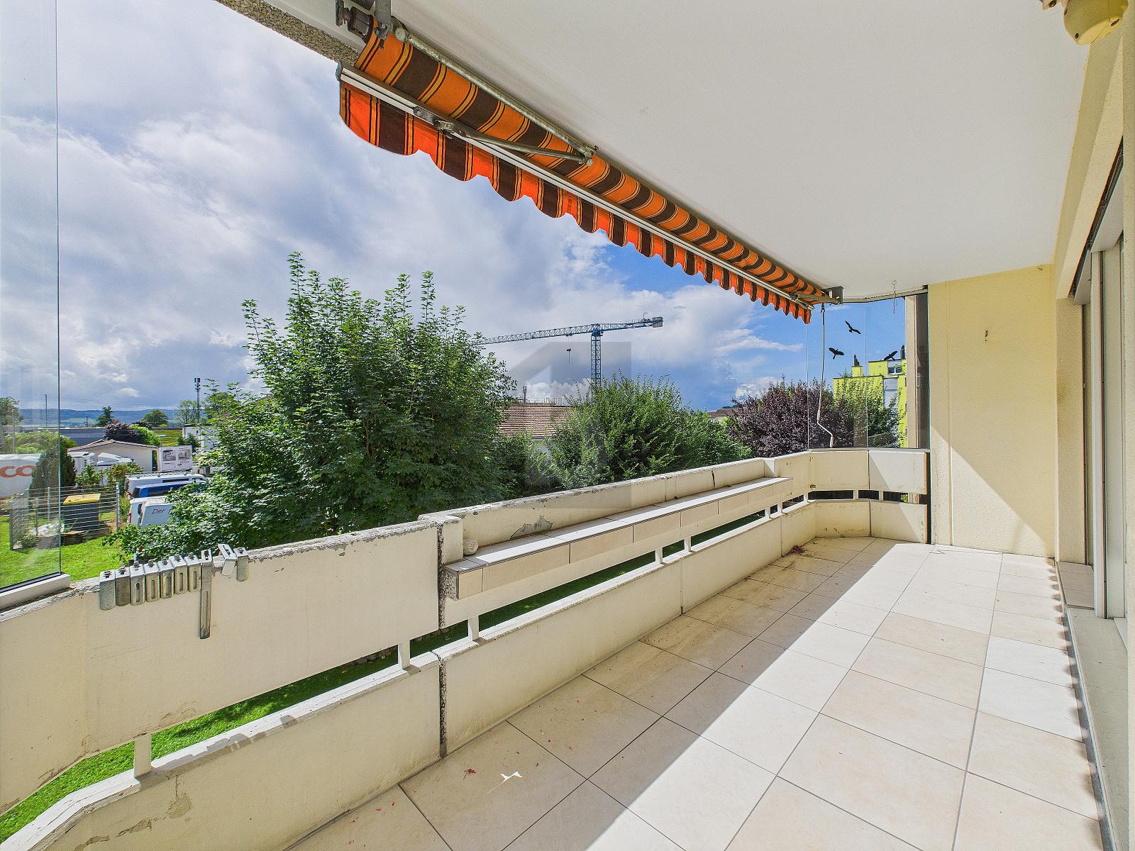 GROSS UND HELL MIT SONNIGEM BALKON - 1