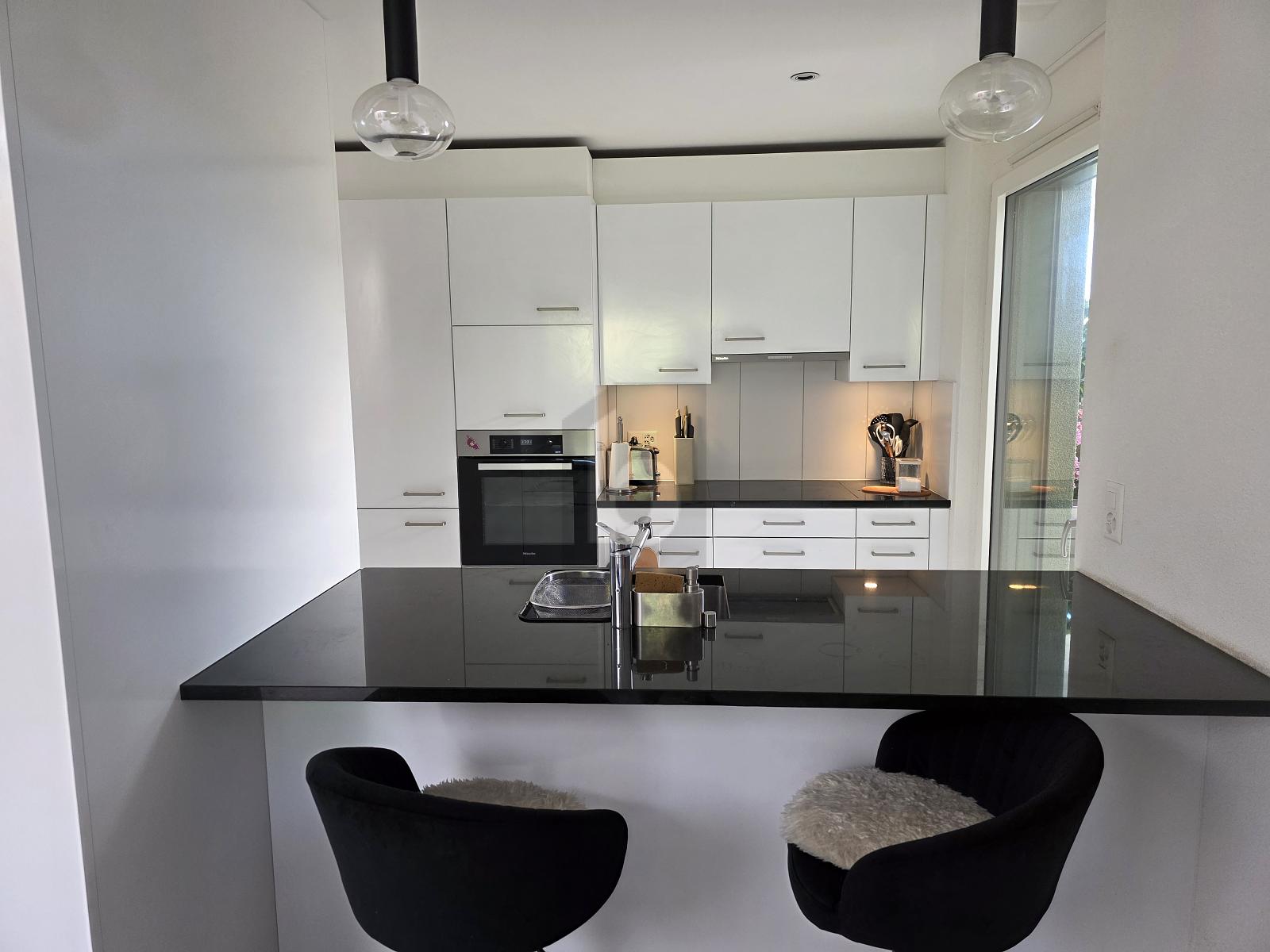 PRIX EXCEPTIONNEL ! MODERNE AVEC TERRASSE ET LOGGIA - 2