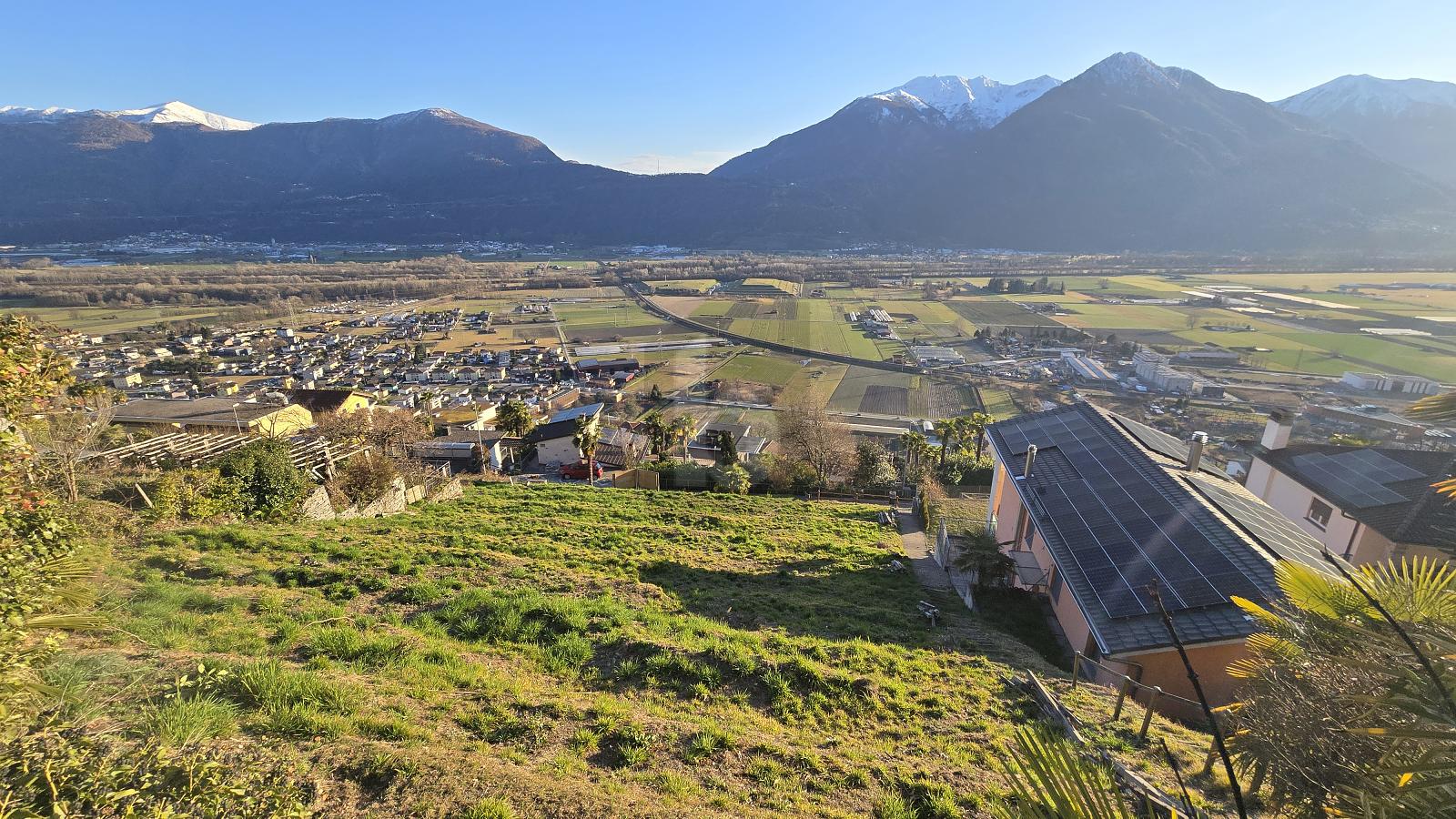 AMPIO IN POSIZIONE SOLEGGIATA CON VISTA - 0