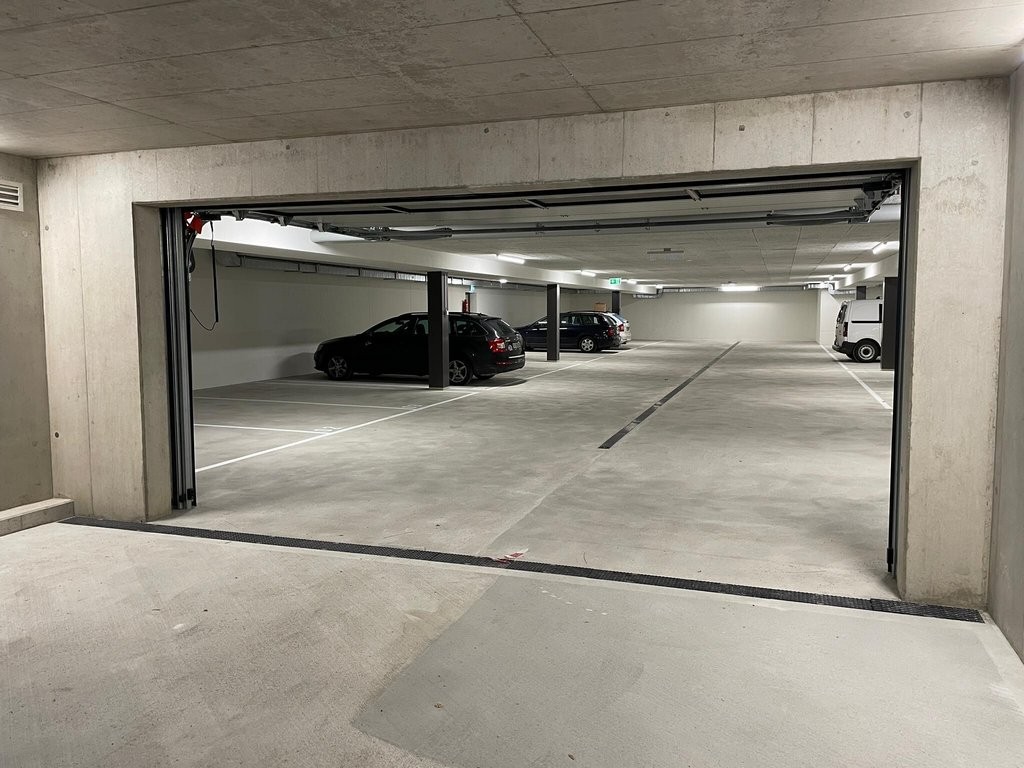 Auto-Einstellplatz im Kreis 6 zu vermieten! - 0